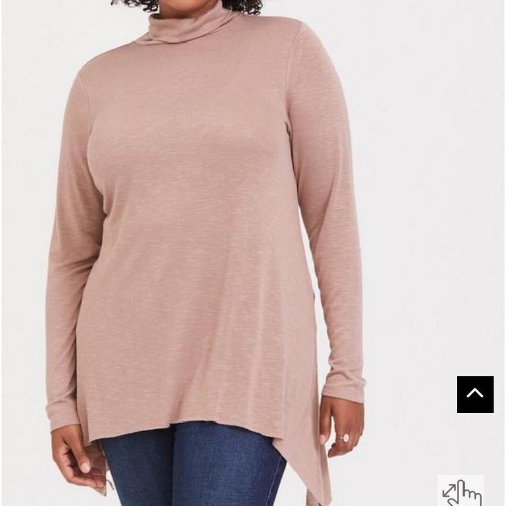 Torrid Super Soft Plush Turtleneck Sharkbite Hem Tunic Sweater SIZE 4